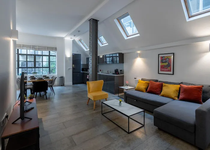 Stylish 3Br Duplex In Vibrant Clerkenwell